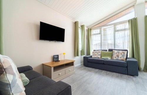 Fenny Bentley Apartment | Dove Lodge - Peak District Cabin