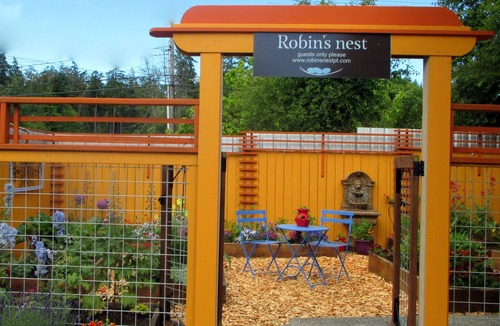 Port Townsend Apartment | Dove's Perch, An efficiency Studio at Robin's Nest Inn