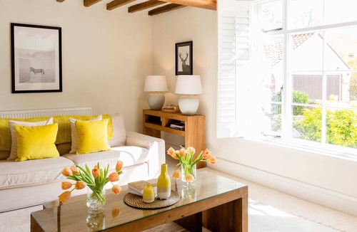 Loughborough House | Dovecote Farmhouse Su