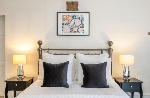 Loughborough House | Dovecote Farmhouse