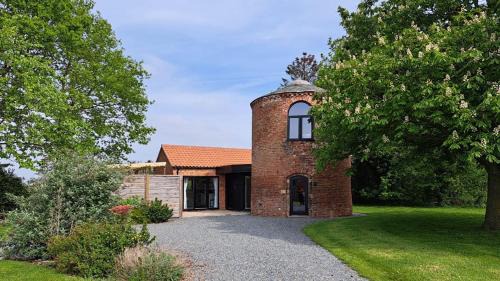 Frampton House | Dovecote