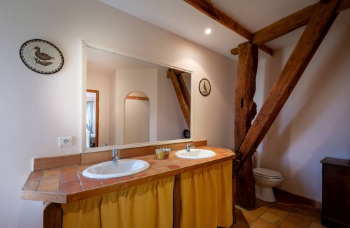 Castera-Verduzan House | Dovecote in the quiet Gers countryside, heated swimming pool