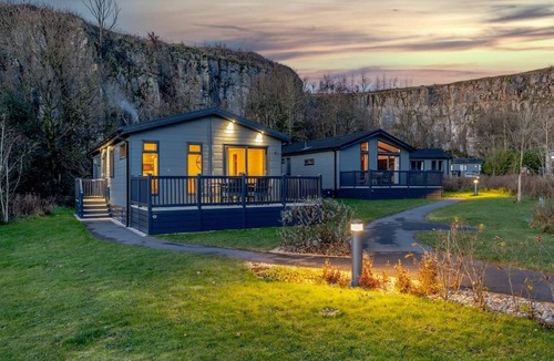 Newton Grange Ski Chalet | Dovedale Premier Lodge