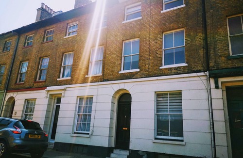 Dover House | Dover Town Rooms (Single Room 2)