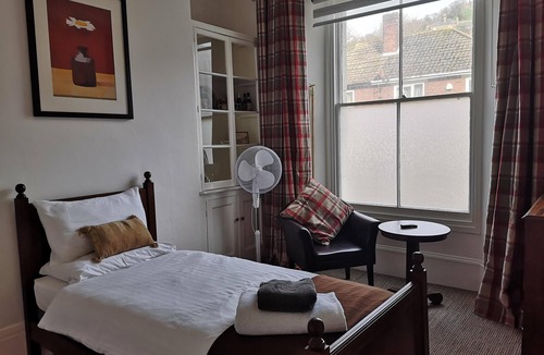 Dover House | Dover Town Rooms (Single Room 2)
