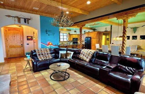 Canyon House | Doves Rest Cabins - Kiowa Crest