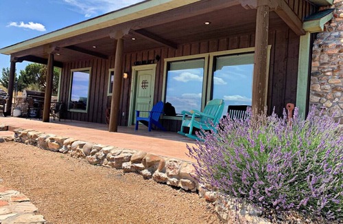 Canyon Apartment | Doves Rest - ChairLift Cabin