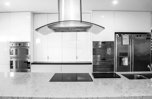 Wamberal House | DoVilla-Sleeps 14 - Luxury Style Accommodation