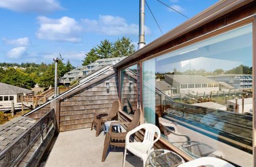 Historic Bayfront Apartment | Down By The Bay #C202