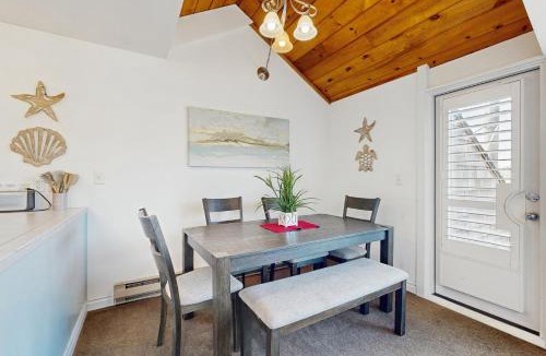 Historic Bayfront Apartment | Down By The Bay #C202