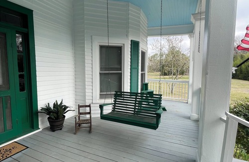 Bath House | “Down Home” - Charming Antebellum Farm House