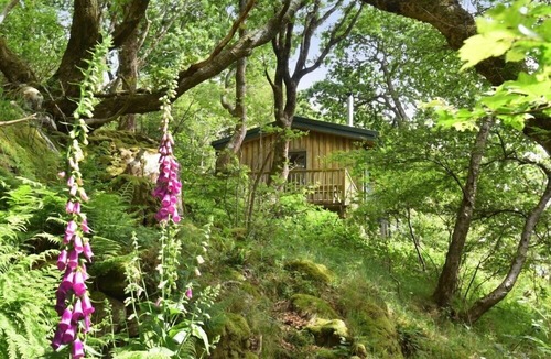 Diabaig Cottage | DOWN HOUSE, pet friendly, with open fire in Torridon
