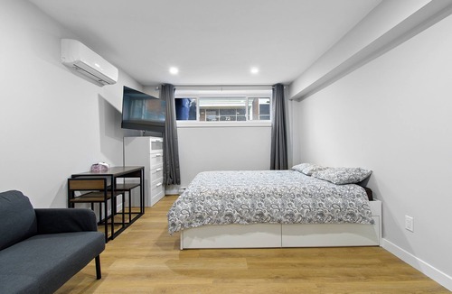 Hull Apartment | down town location brand new unit #3