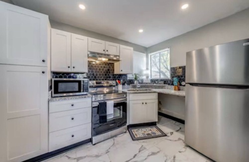 Near East Side House | Down Town San Antonio Staynn3mins from the Riverwalkn2 mins from the Alamodome