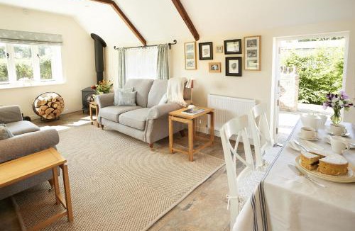 North Perrott House | Downclose Piggeries