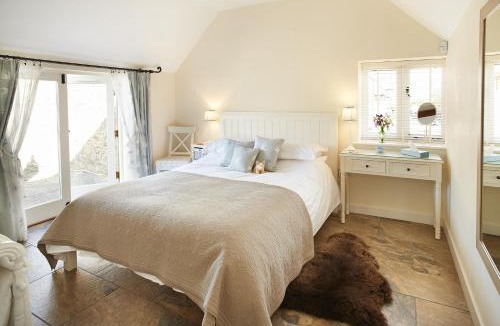 North Perrott House | Downclose Piggeries