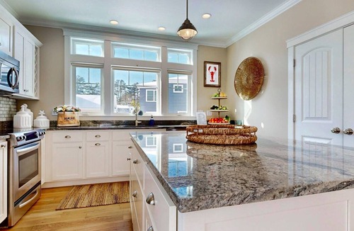 Southern Coast House | Downeast Dream | Steps to the beach!