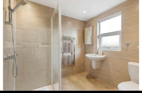 Bruce Grove House | Downhills Studio Flat in Loft Space