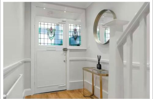 Bruce Grove House | Downhills Studio Flat in Loft Space