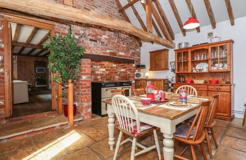 East Tytherley Cottage | DOWNS VIEW DAIRY, pet friendly, with open fire in West Tytherley