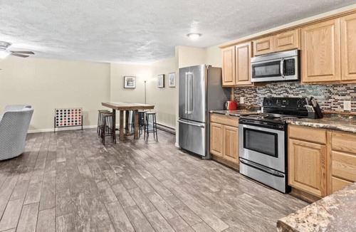 Lansing Apartment | Downstairs Lansing 3 bedroom 2 bathroom · Escape to NY Wine Country !