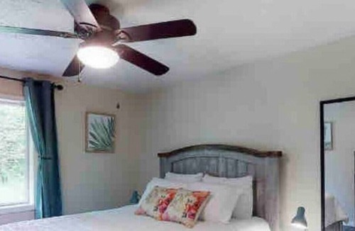 Lansing Apartment | Downstairs Lansing 3 bedroom 2 bathroom · Escape to NY Wine Country !