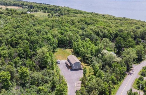 Lansing Apartment | Downstairs Lansing 3 bedroom 2 bathroom · Escape to NY Wine Country !