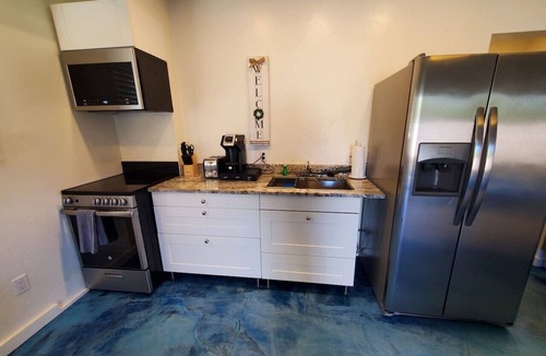 Downtown Phoenix Apartment | Downstairs studio on 13 st