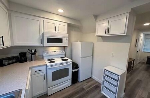College Hill Apartment | Downstairs UO, Autzen, Amazon Pk