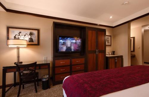 Treece Hotel | Downstream Casino Resort