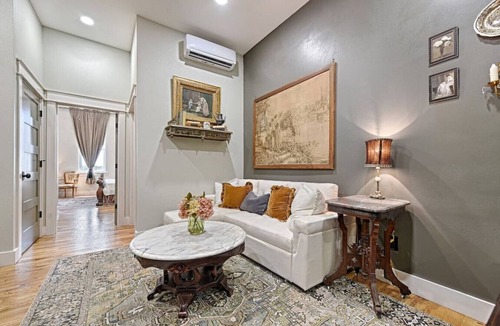 Greenville Apartment | Downton Abby @ Lofts on Lee