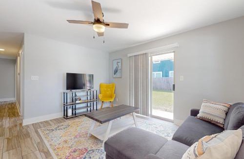 Downtown House | Downtown Duplex with Fire Pit 1 Mi to Waterfront