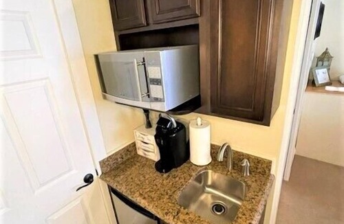 Swansboro Apartment | Downtown 1-Bedroom Suite – Steps from Shops & Dining