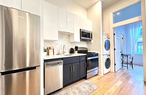 Downtown Apartment | Downtown 1BR Apt with kitchen and laundry, Near Convention Center and PPAC
