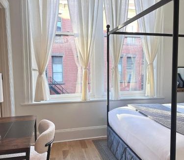 Downtown Apartment | Downtown 1BR Apt with kitchen and laundry, Near Convention Center and PPAC