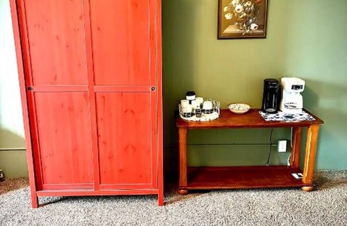 Fort Scott Apartment | Downtown 1BR Historic 1911 Sleeps 4