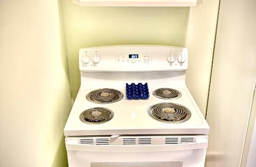 Fort Scott Apartment | Downtown 1BR Historic 1911 Sleeps 4
