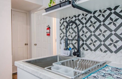 Lake Como House | Downtown 1BR Kitchenette & Pet-Friendly