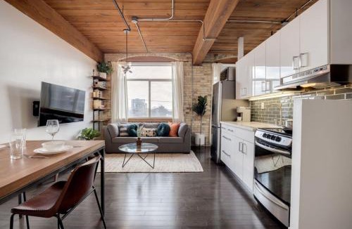 Parkdale Apartment | Downtown 1BR Modern Condo