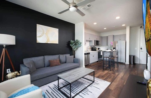 Southtown Apartment | Downtown 1BR w/Gym, Parking Near Rvrwalk &Dome