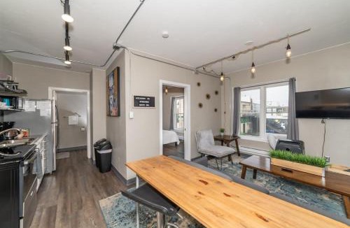 Appleton Apartment | Downtown 2 Bedroom Apartment - Free Parking