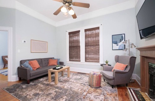 University Heights House | Downtown 2 BR/2 Baths- Close to UF/Restaurants!