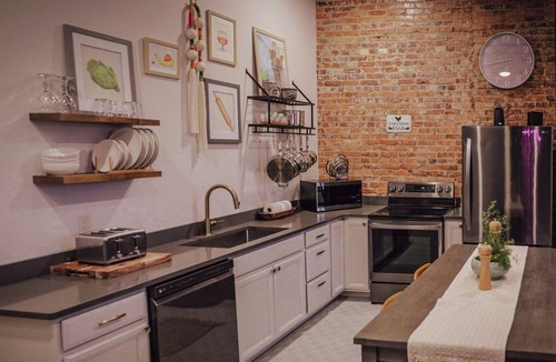 Millersburg Apartment | Downtown 2-BR Loft w/Soaking Tub, Fireplace, Deck