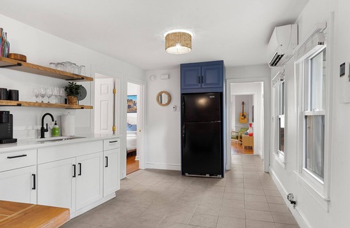 East Bayside Apartment | Downtown 2 Floors Waterviews Off-Street Parking