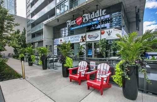 Wellington Place Condo | Downtown 2Bd Condo with steps to CN Tower and Lake