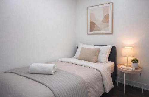St. Lawrence Apartment | Downtown 2BR Condo Sleeps 4 walk to St Lawrence