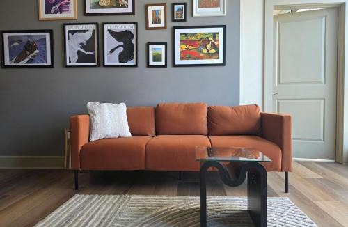 East Village Apartment | Downtown 3-bedroom Apartment Steps to Convention Center, Petco Park, with Pool, Gym, Parking