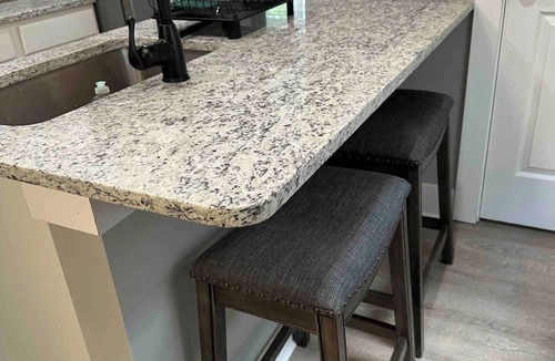 West Columbus House | Downtown, 3 BR, 2 ba, garage, fenced backyard