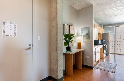 The Loop Condo | Downtown 3bd #7 near Park+Museums