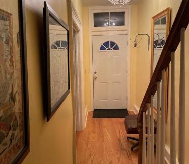 Albany House | Downtown 3BR duplex full kitchen parking off i-787